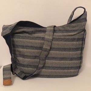 Retro metro hobo crossbody bag by thirty-one